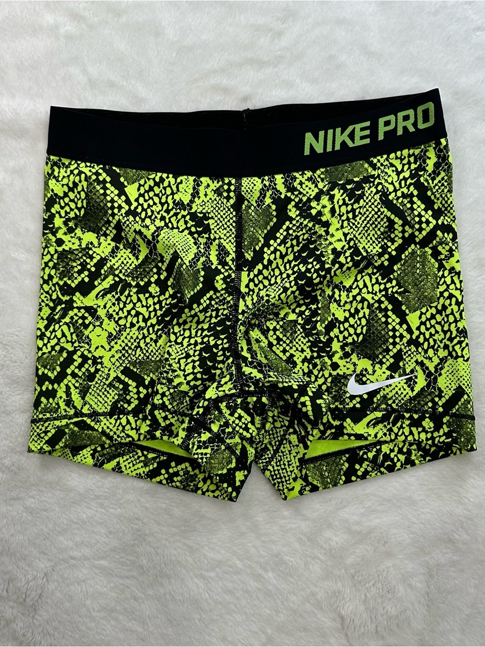 Nike Pro 3" Heights Vixen Snakeskin Compression Shorts Volt Yellow Green Size M